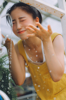 电影女按摩师
